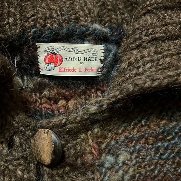 Gorgeous handmade sweater - Picture 2 of 5